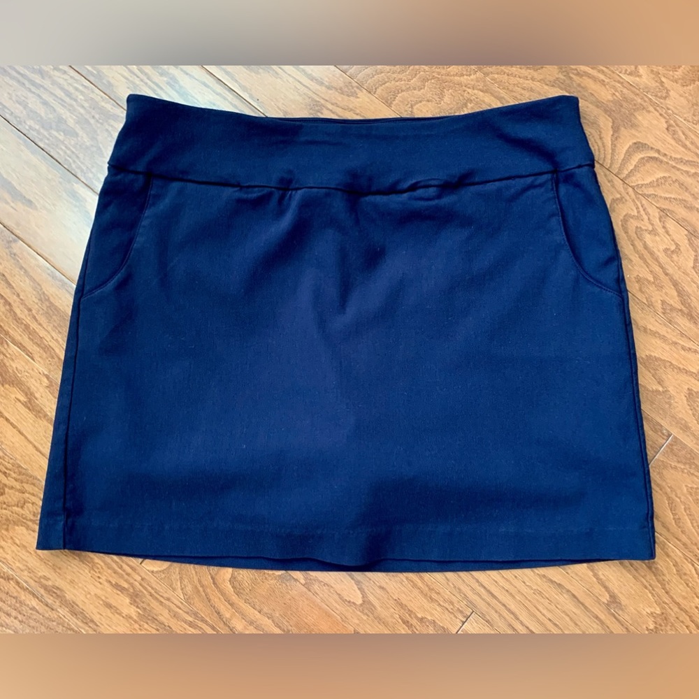 Excellent Condition Zac & Rachel Skort Size 10 Navy Blue Stretch CUTE!